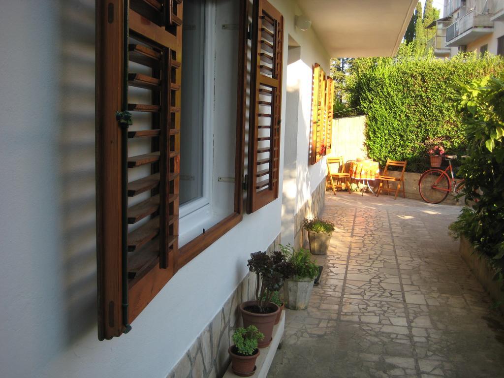 Apartment Bosiljak Jelsa  Oda fotoğraf
